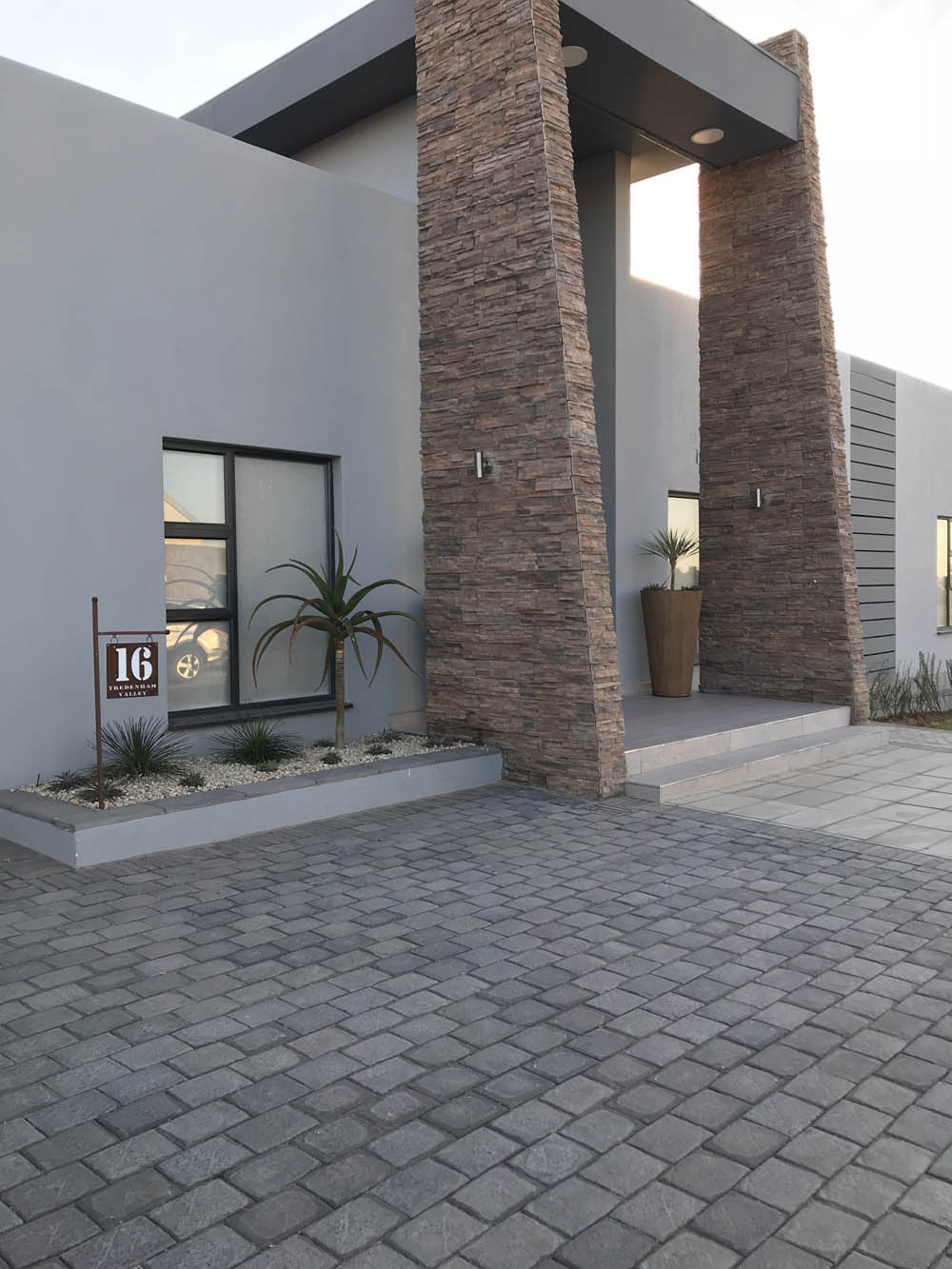 Walkway paving ideas