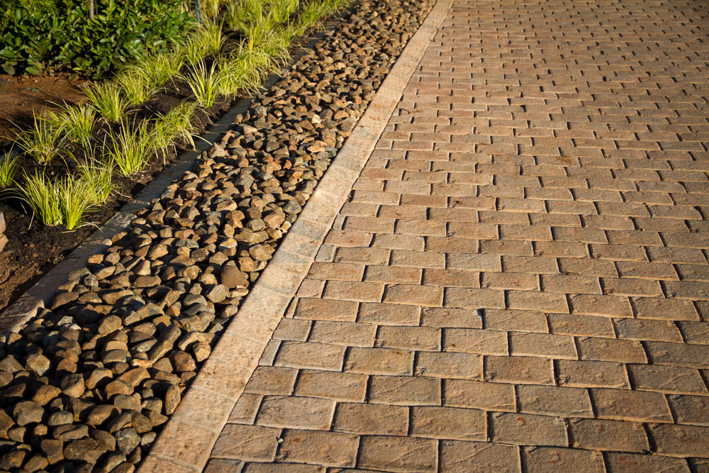 Textured paving bricks