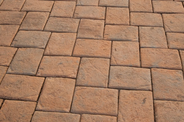 Rectangular cobble in sandstone used in a mixed laying pattern creating a classical effect