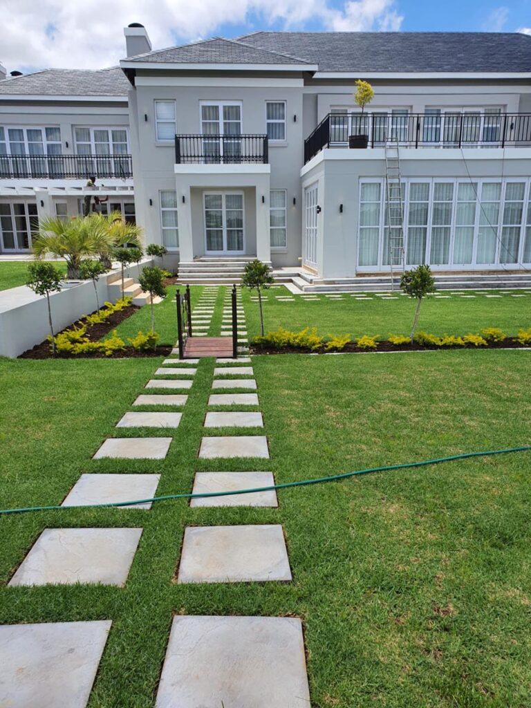 Stepping stones ideas along pathway leading to entrance
