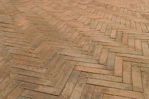 Paduan Pavers in klompie style