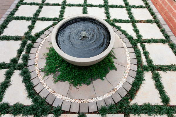 Smartstone circular feature for landscaping or garden uses