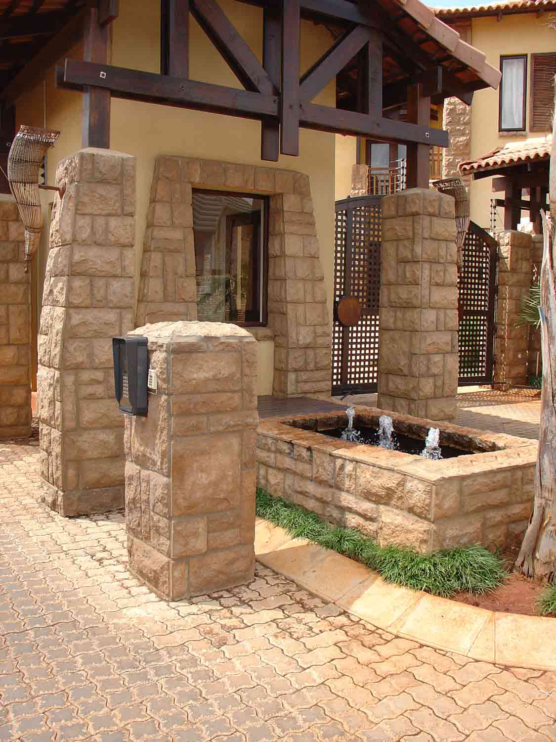 Drakensberg Cladding installed at a Driveway Entrance Gate